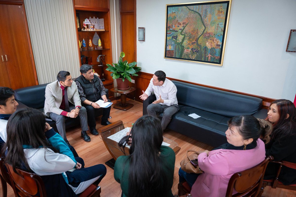 ¡Seguimos sumando atenciones ciudadanas! 🙌 con cercanía y puertas abiertas, gracias a la ✅ #Propuesta70.

En campaña ofrecí 101 propuestas, y esta es una de ellas, trabajar de la mano con ustedes para transformar Cuenca.

Porque solo así el #AmorPorCuenca ❤️💛 se vive en cada