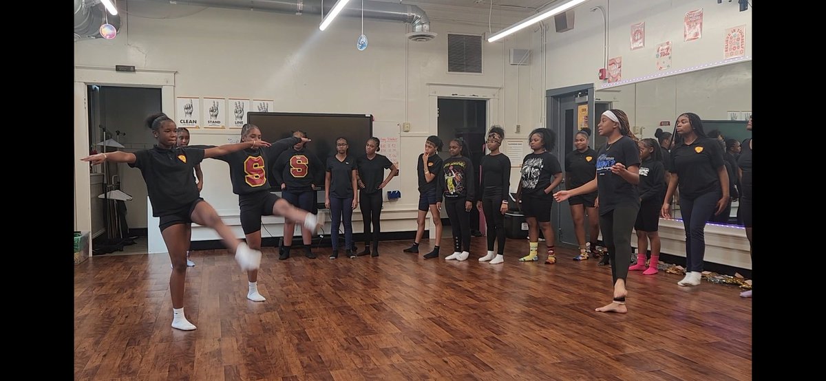 MsTedu's tweet image. 📣 Shout out to our Pathway scholar Miss Gabriella for teaching an engaging Dance Class at Kipp Strive Academy.

Excellent way to start National Arts &amp;amp; Humanities Month by volunteering to do this!