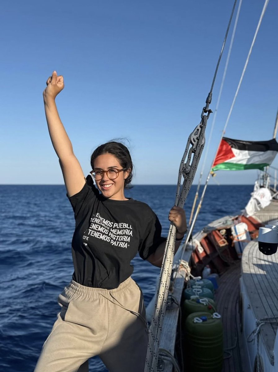 AntonioApontete's tweet photo. Mi compañera de lucha Arlín Medrano y seis mexicanos más han sido secuestrados por el régimen de Israel por llevar ayuda humanitaria a Palestina, exigimos al @GobiernoMX pronunciarse al respecto y asegurarse de que tanto ella como los demás  puedan regresar sanos y salvos. https://t.co/xuhMQPPp1R