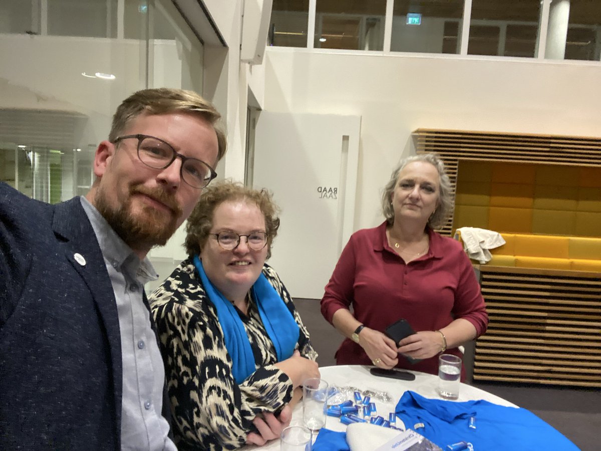 Vanavond aanwezig geweest bij de cursus ‘politiek actief’ van <a href="/gemhardenberg/">Gemeente Hardenberg</a> voor het ‘speeddaten met raadsleden’
Samen met fractievoorzitter Simone Hof en <a href="/Gien661/">Gineke🚜🐄</a> van <a href="/CUHardenberg/">ChristenUnie Hardenberg</a>