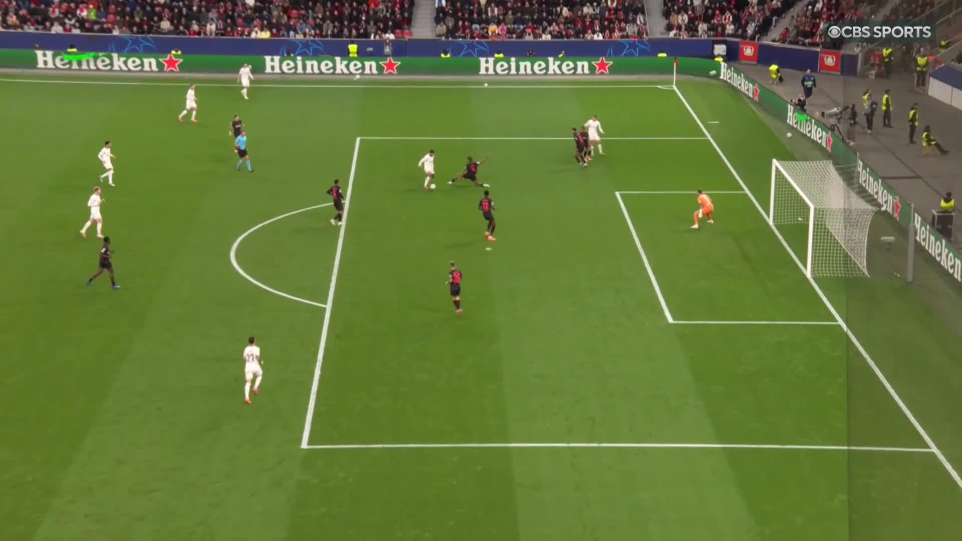 Ismael Saibari with a STRIKE to equalize for PSV 😤💫