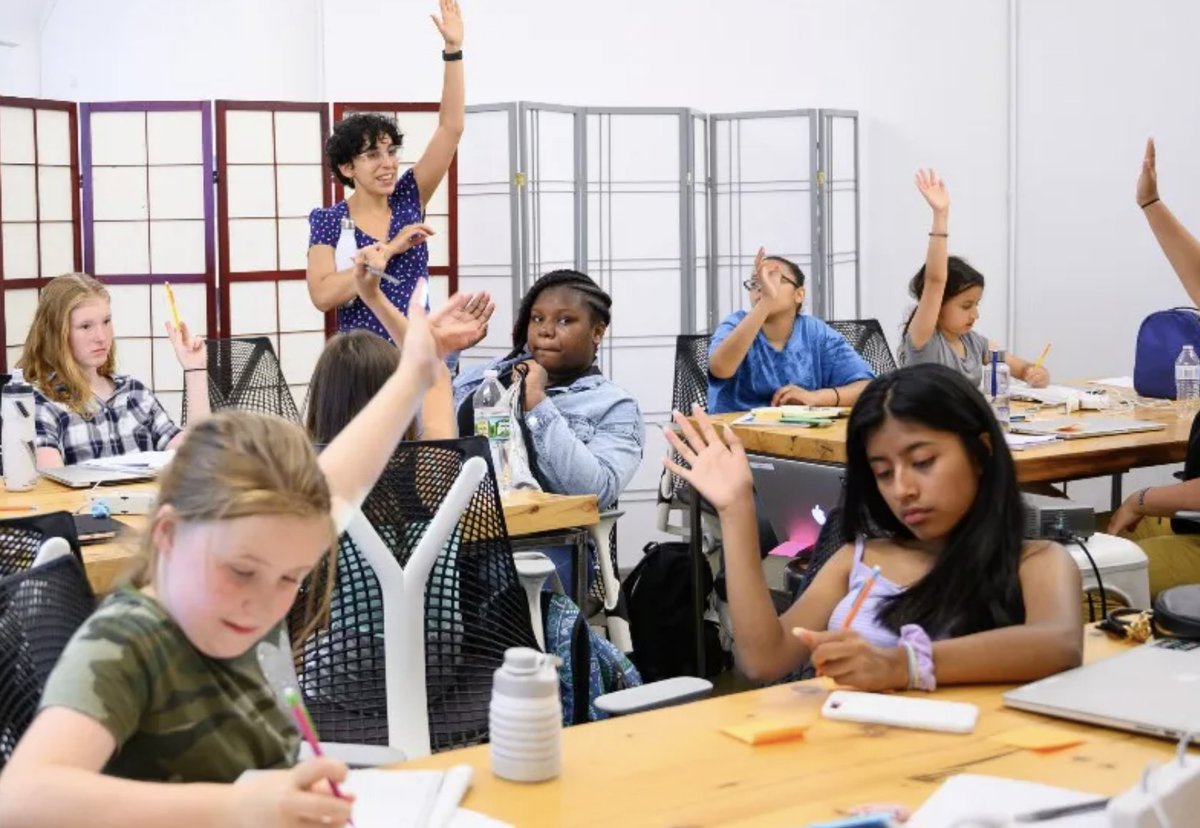 TechBuzzUtah's tweet image. Exploring the Girls Who Code Pathways Program: A High Schooler’s Hands-On Journey in Tech
techbuzznews.com/girls-who-code…