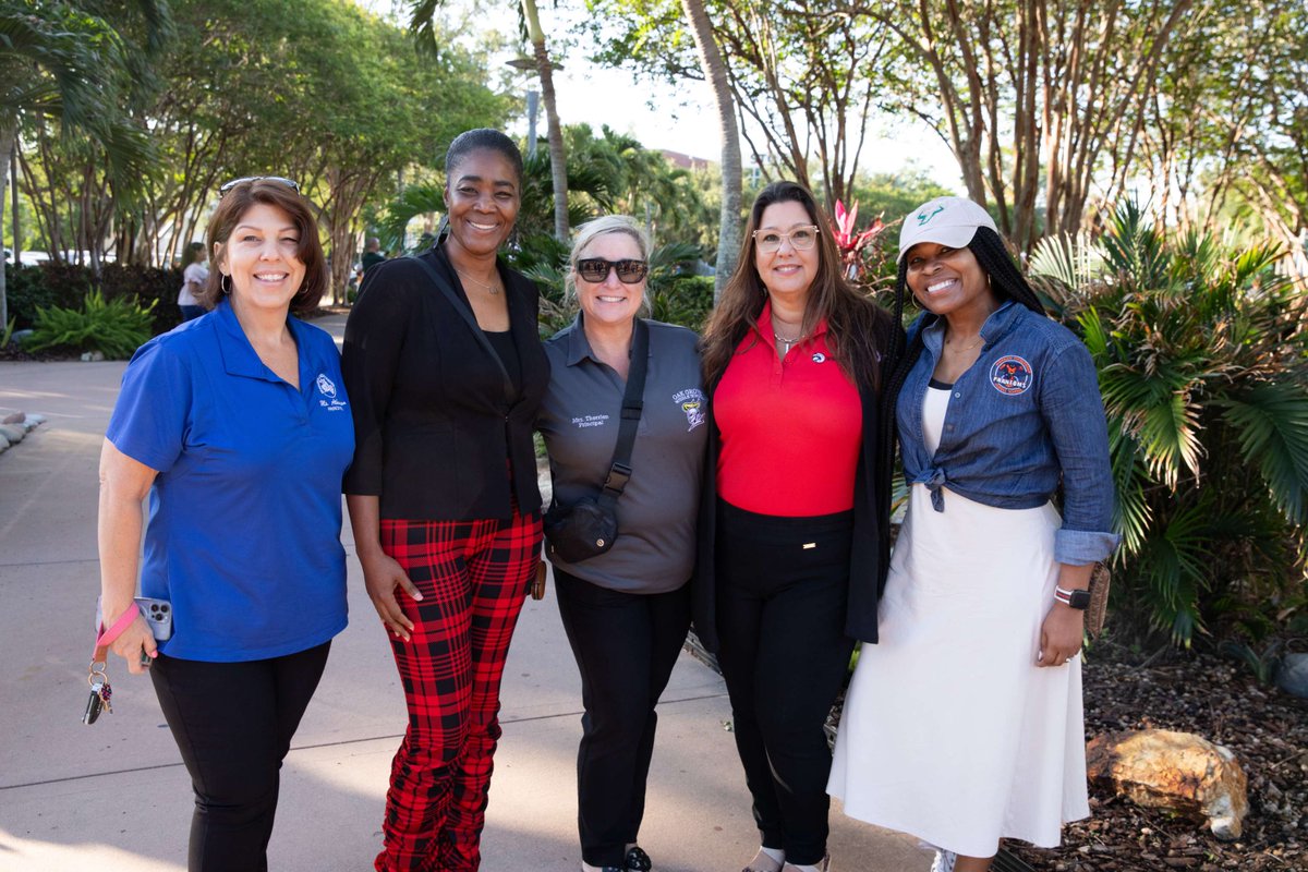 my_pcs's tweet image. October is #NationalPrincipalsMonth! 👏 Principals go above and beyond to support students, families, and staff every single day. Let’s take a moment to celebrate their leadership and dedication. Tell us about your favorite principal in the comments! ⬇️