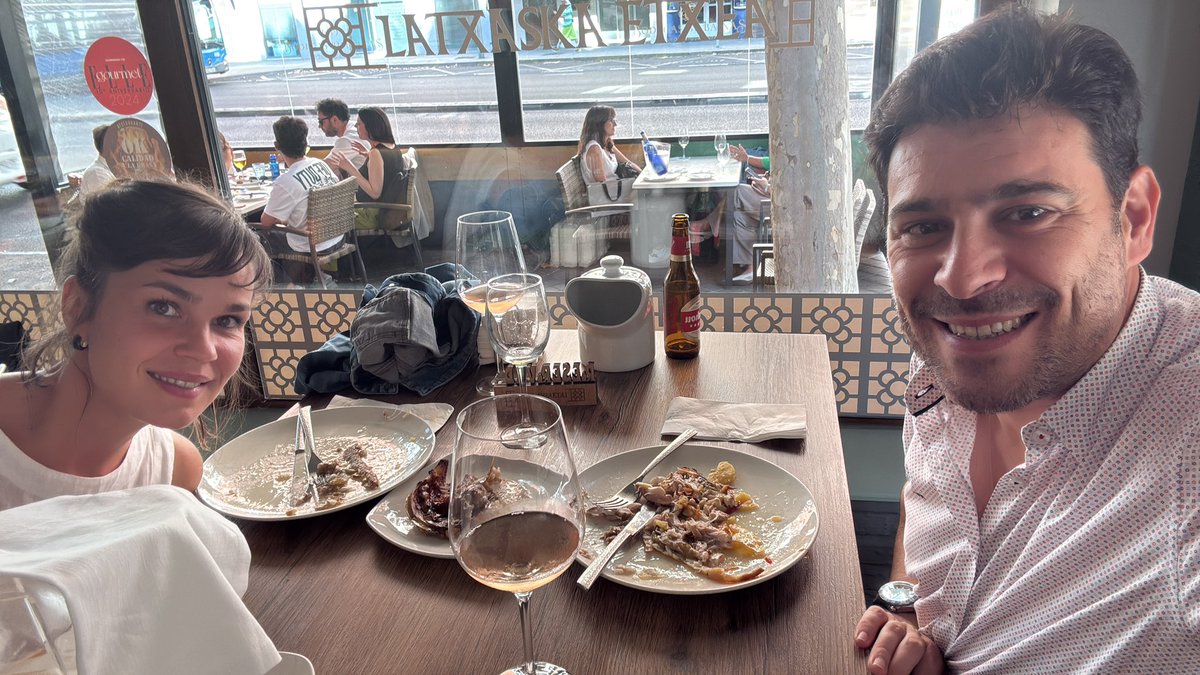 DrFelixGuerrero's tweet photo. 🔬I usually post about #bladdercancer 
🥰But today I wanna share my 9th year wedding anniversary with the greatest person I could have ever known @teresacaveroe 
🫂2 boys so far (no more please!)
🤩Such a great friend and wife to share good and bad moments!
❤️Love you Teresa! https://t.co/t0jp4UKSai