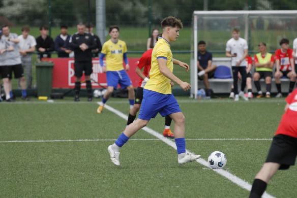 Name: Henry Miles
Age: 18
Location: Liverpool
Position: CAM | LW
Previous Clubs: Cheltenham Saracens FC, Cheltenham Town Academy 

Level Looking For: Step 5-6