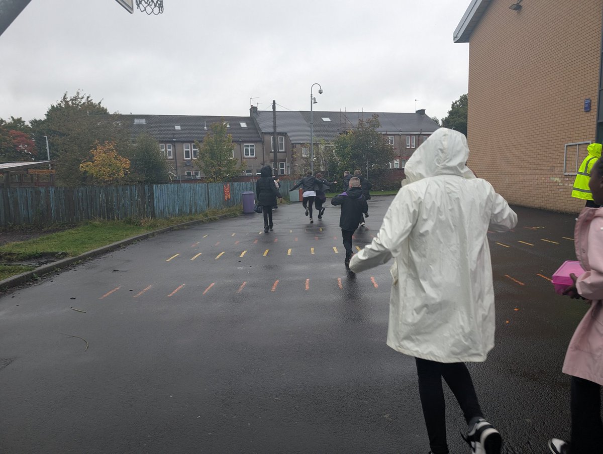 MissNMCurrie's tweet photo. P7 braved the rain this afternoon to have some wellbeing time outside ♥️ @StMonicaMilton #OutdoorLearningWeek https://t.co/5cAo8twalh