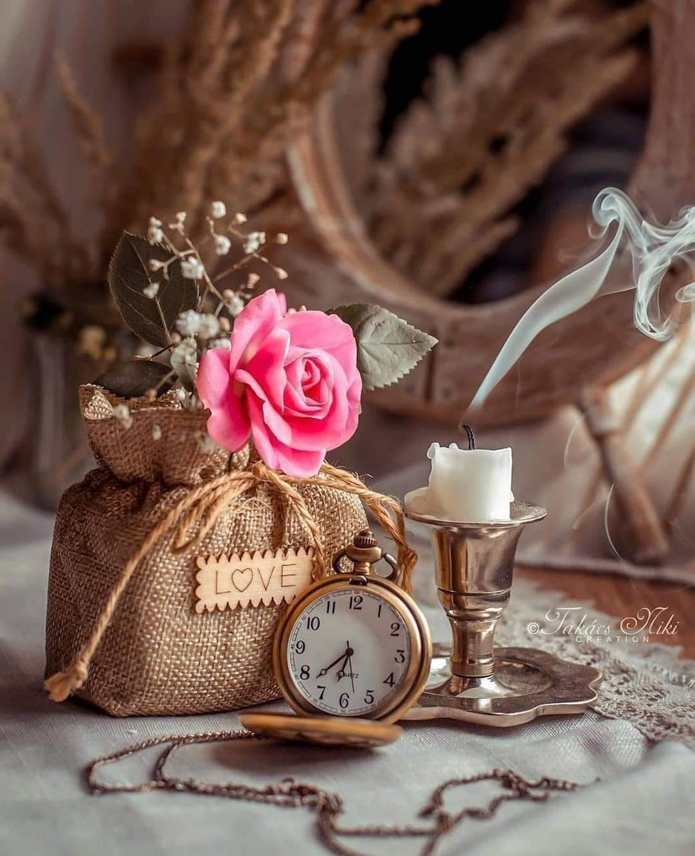 aa1_m3's tweet image. ،
،
غير مُرحب بالأشياء التي تأتي متأخرّة عن موعدها بعدما تجاوزنا ضرورة وجُودها
،