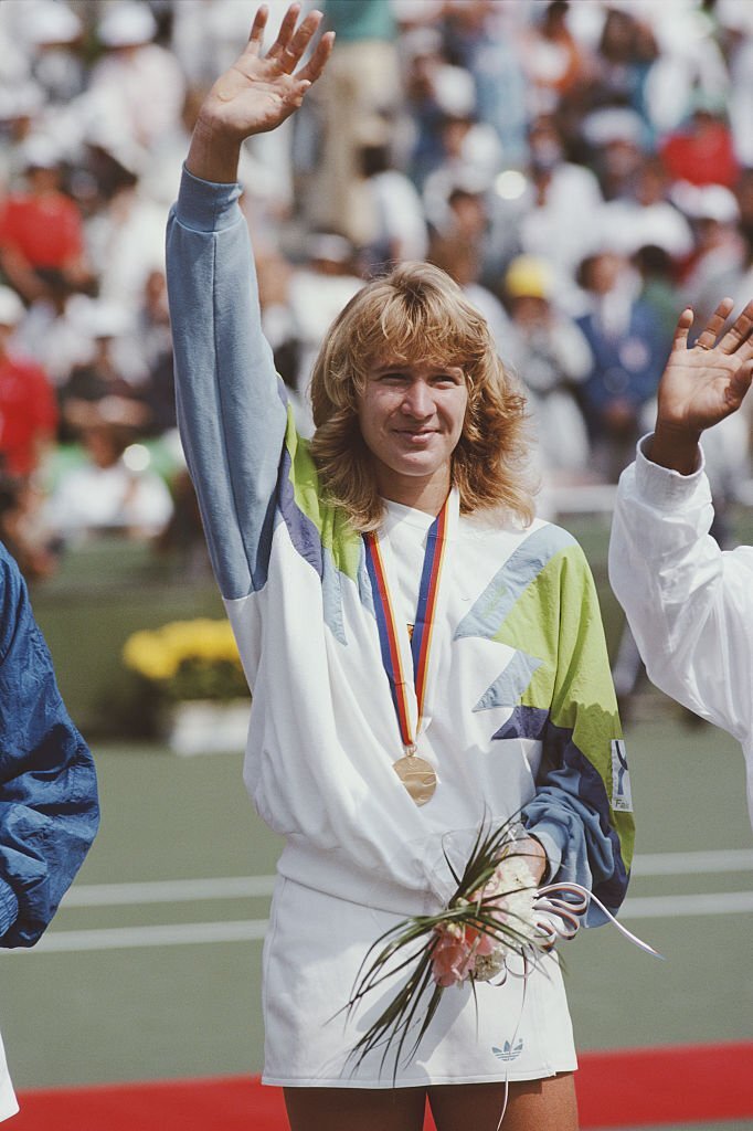 Tiempodetenis1's tweet photo. 🏆 Australian Open
🏆 Roland Garros
🏆 Wimbledon
🏆 US Open
🥇 Juegos Olímpicos.

37 años desde que Steffi Graf logró lo imposible: ganar el Golden Slam. https://t.co/ltPRbFNJ6w