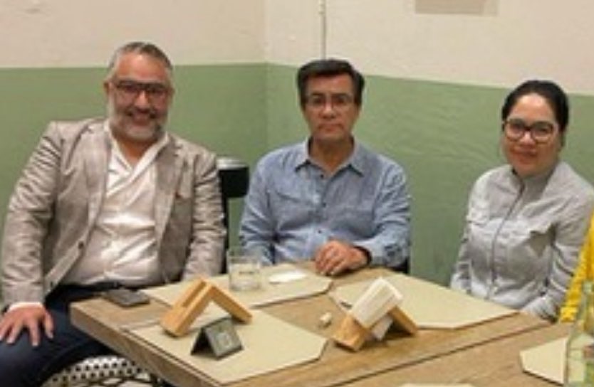 _VicenteSerrano's tweet photo. Mi solidaridad con @nancy_contra y @badillo_contra. Ambos amigos y grandes periodistas de @contralinea.

Hoy son blanco de la furia de muchos (como @CarlosLoret) que NO soportan que Nancy sea la mejor periodista de México y la revista una referencia.

Ánimo ¡Y chillen odiadores! https://t.co/qO8QOPZsaN