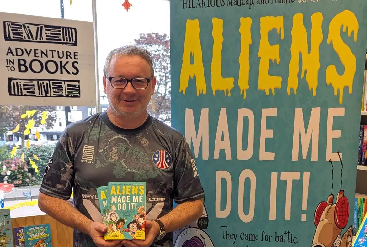 DMMacphail1's tweet photo. SCHOOLS! I'm out and about this autumn. Aliens, Vikings, history! Get in touch! https://t.co/xHQPLONlyr