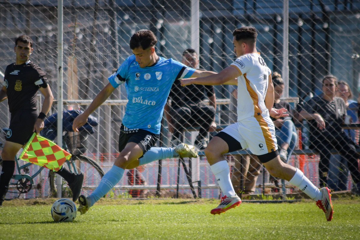 TemperleyOK's tweet photo. #Reserva 🩵⚽️ | #Temperley ganó 2 a 0 ante Arsenal, en condición de local, por la fecha N°18 del Torneo Anual 2025. Los goles del ‘Gasolero’ los convirtieron Bautista Fernández y Matías Calzón. 

🔜 La próxima fecha enfrentaremos a Mitre, en condición de visitante. https://t.co/xi6IZqugJk
