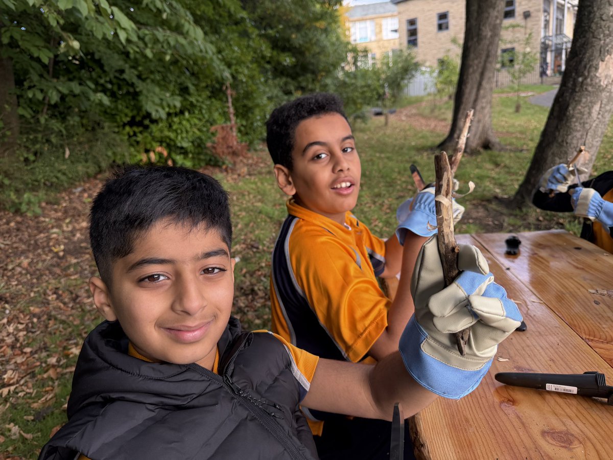 Lady Royd Primary School tweet media