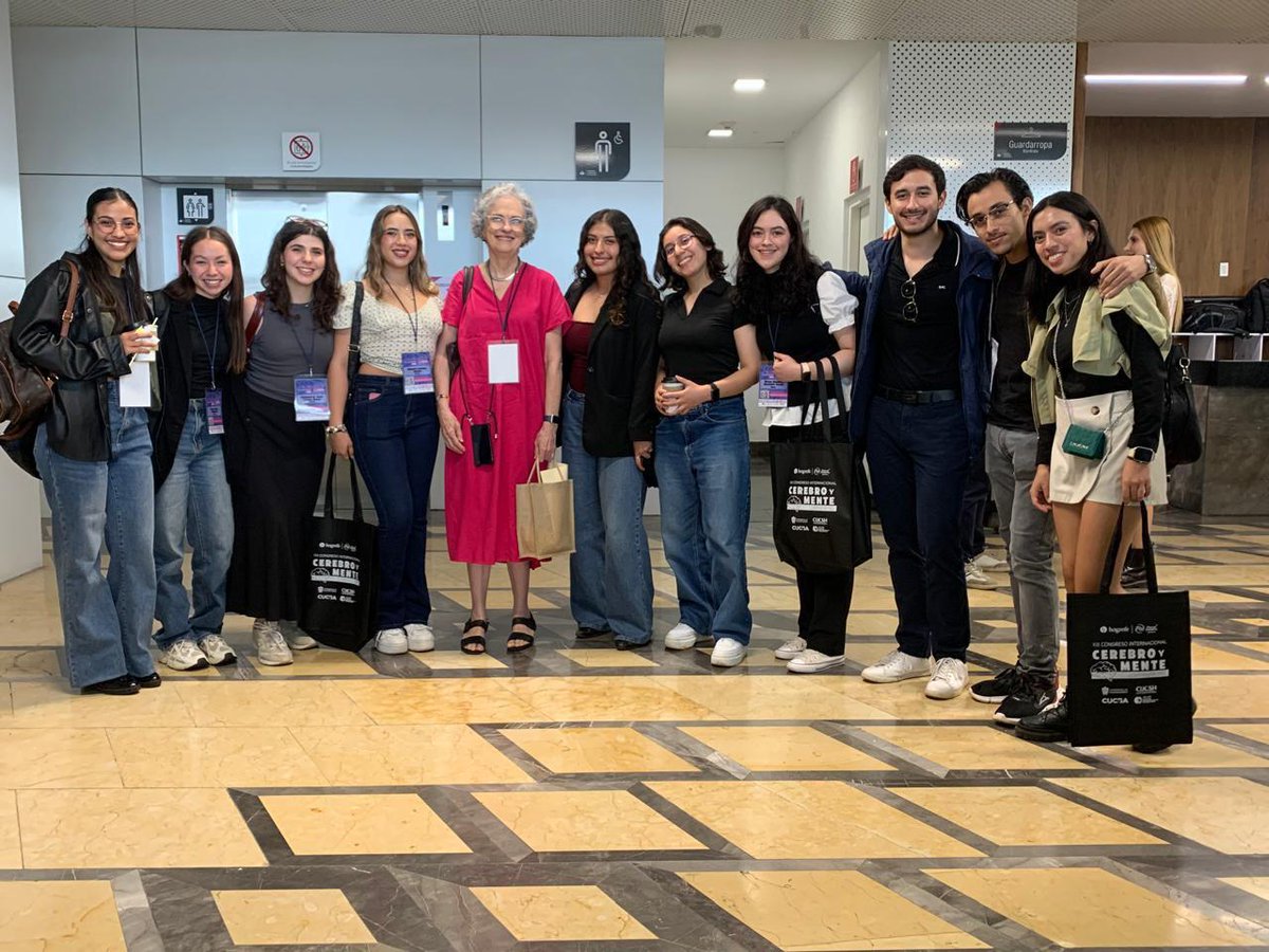 CUAltosUDG's tweet photo. studiantes, egresados y docentes de Psicología #CUAltos participaron en el XIII Congreso “Cerebro y Mente” en la UdeG.
👏 Destacamos el proyecto sobre intervención temprana en un infante con TEA, presentado por nuestras estudiantes. https://t.co/1OPx0BGCAC