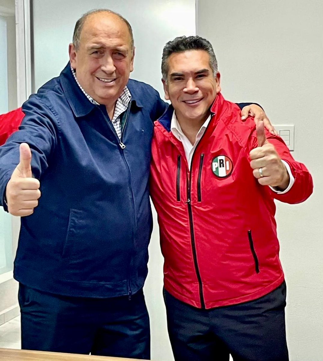 El <a href="/PRI_Nacional/">PRI</a> y la dirigencia de <a href="/alitomorenoc/">Alejandro Moreno</a> son la real oposición al régimen dictatorial de <a href="/PartidoMorenaMx/">Morena</a>. Las y los integrantes de <a href="/GPPRIDiputados/">Diputadas y Diputados Federales PRI</a> reconocemos el liderazgo de <a href="/alitomorenoc/">Alejandro Moreno</a> y rechazamos las acciones represoras del Estado mexicano en contra de los