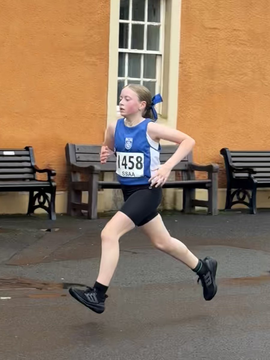 jennib1987's tweet photo. Allyssa and Layla both ran fabulous in the S1 SSAA road race today! Thanks @McClaffertyPE for organising. 💙🤍 @CarlukeHS @CarlukeHS_PE https://t.co/BP052tSXD9