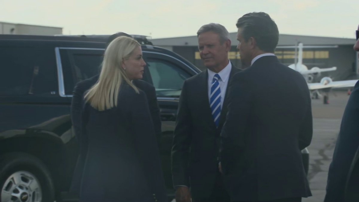 The two deplaned alongside Tennessee Governor Bill Lee.