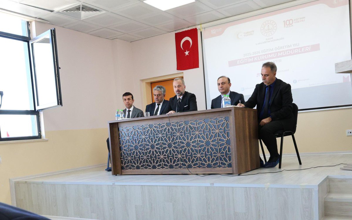 📍 Okulöncesi Eğitim Kurumu Müdürleri Toplantısı
Milli Eğitim Müdürümüz Sayın Beraat Şahin Anaokullarımızın müdürleri ile bir toplantı gerçekleştirdi. Toplantıda Türkiye Yüzyılı Maarif Modeli kapsamında yürütülen çalışmalar değerlendirildi. <a href="/tcmeb/">Millî Eğitim Bakanlığı</a> <a href="/Yusuf__Tekin/">Yusuf Tekin</a> <a href="/numanhatipoglu/">Numan Hatipoğlu</a>