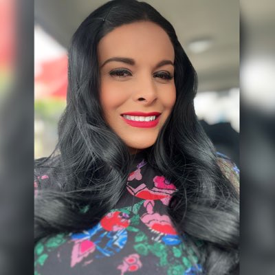 Adriana Flores tweet media