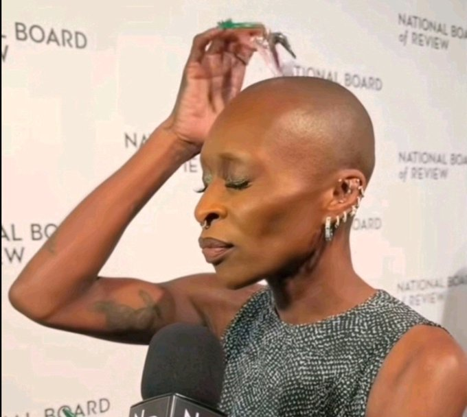 BrigitteUpdates's tweet image. The concept of Brig mythic skin.