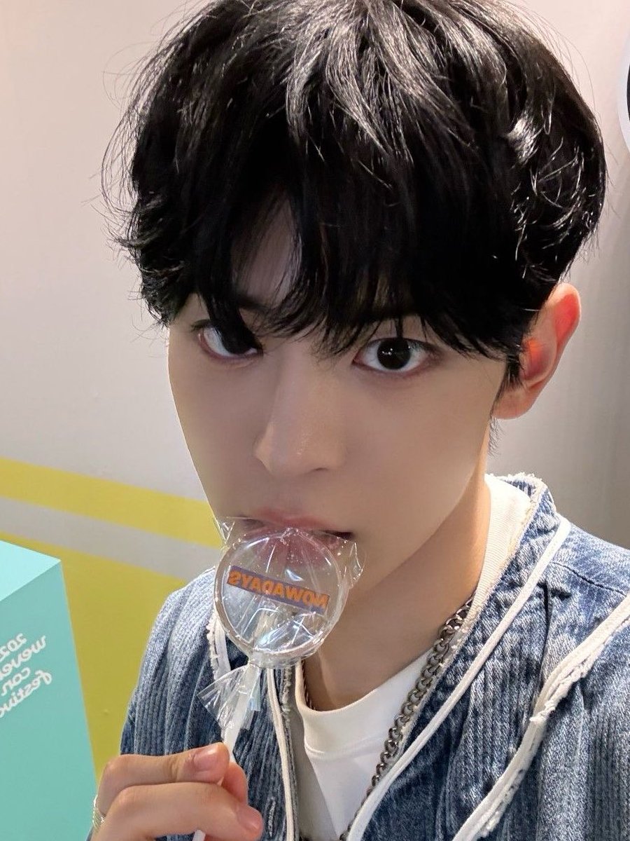 abomaton's tweet photo. Wake up, break up
₊✩‧₊˚౨ৎ˚₊✩‧₊
#DAY_ANDSELCADAY #DAY_ANDSD
#Day_and_selcaday
#HYEONBIN #NOWZ #DASD https://t.co/YIadbzyFta