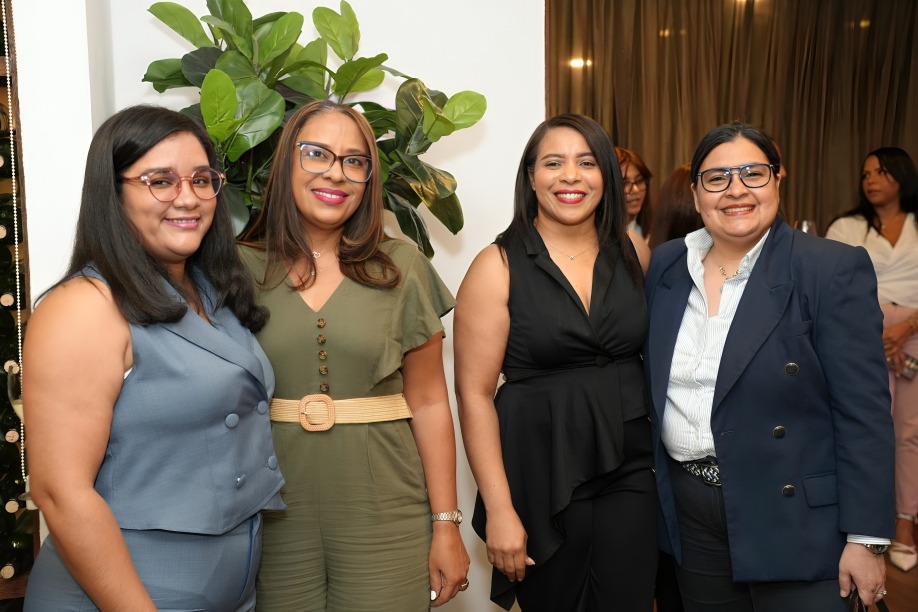 notamedicado's tweet photo. MAPFRE y Grupo Ramos anuncian jornadas gratuitas de prevención y detección de cáncer de mama
https://t.co/GT31ax2Akb
#notamedica #nm #salud #noticiasdesalud #jornadagratuita #deteccion #prevencion #cancerdemama
@MAPFRE
@gruporamosrd https://t.co/eUzqQfFkwa