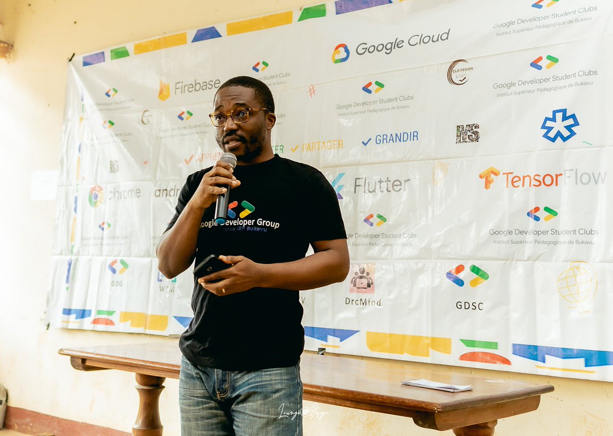 CallisteM92422's tweet photo. #PONT_D_ACCES_AUX_SAVOIRS  évent
🥳🥳🥳
#GDG_ON_COMPUS_ISP_BUKAVU
Merci beaucoup à vous  nos orateurs https://t.co/3hbit3JFeT
