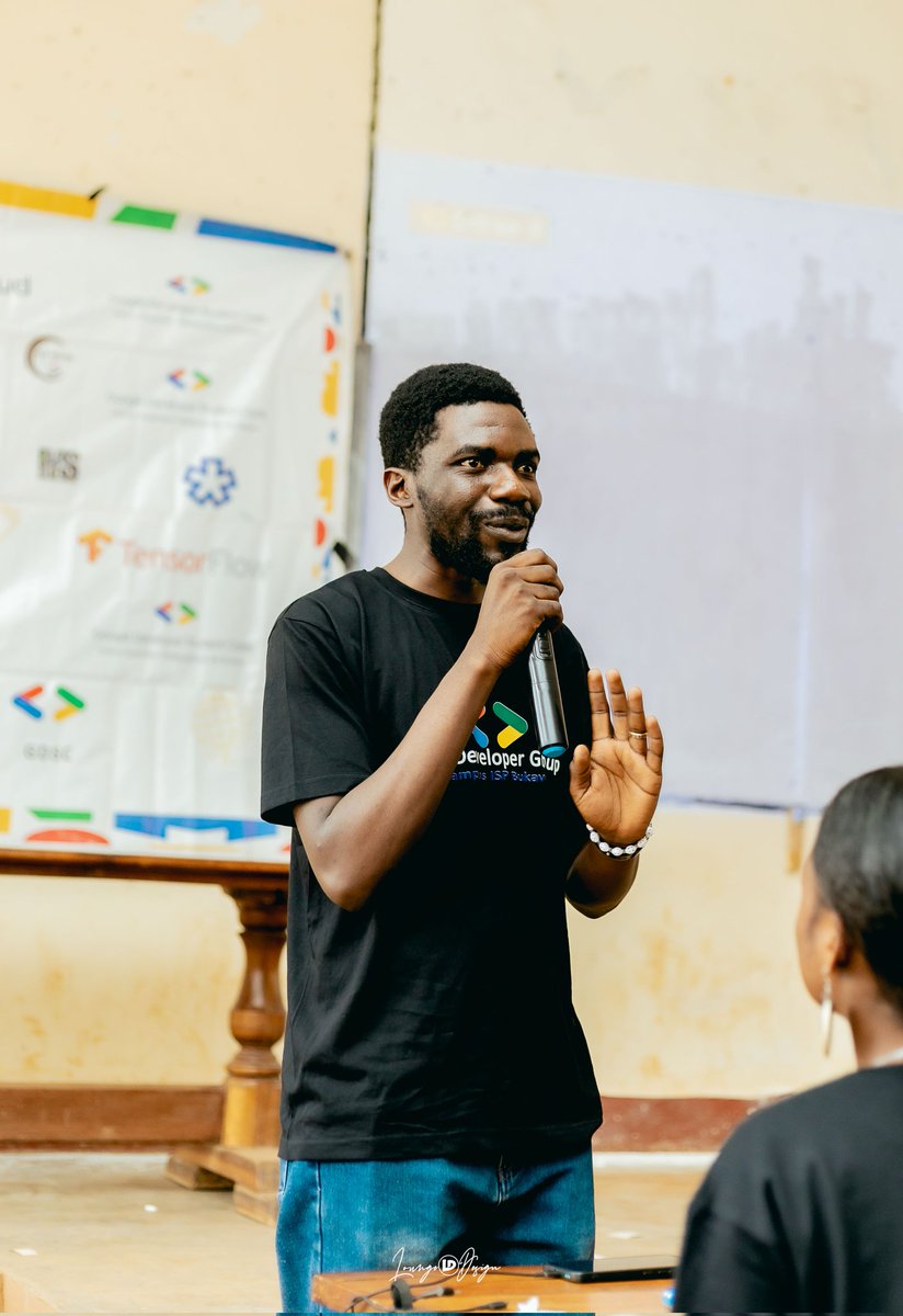 CallisteM92422's tweet photo. #PONT_D_ACCES_AUX_SAVOIRS  évent
🥳🥳🥳
#GDG_ON_COMPUS_ISP_BUKAVU
Merci beaucoup à vous  nos orateurs https://t.co/3hbit3JFeT