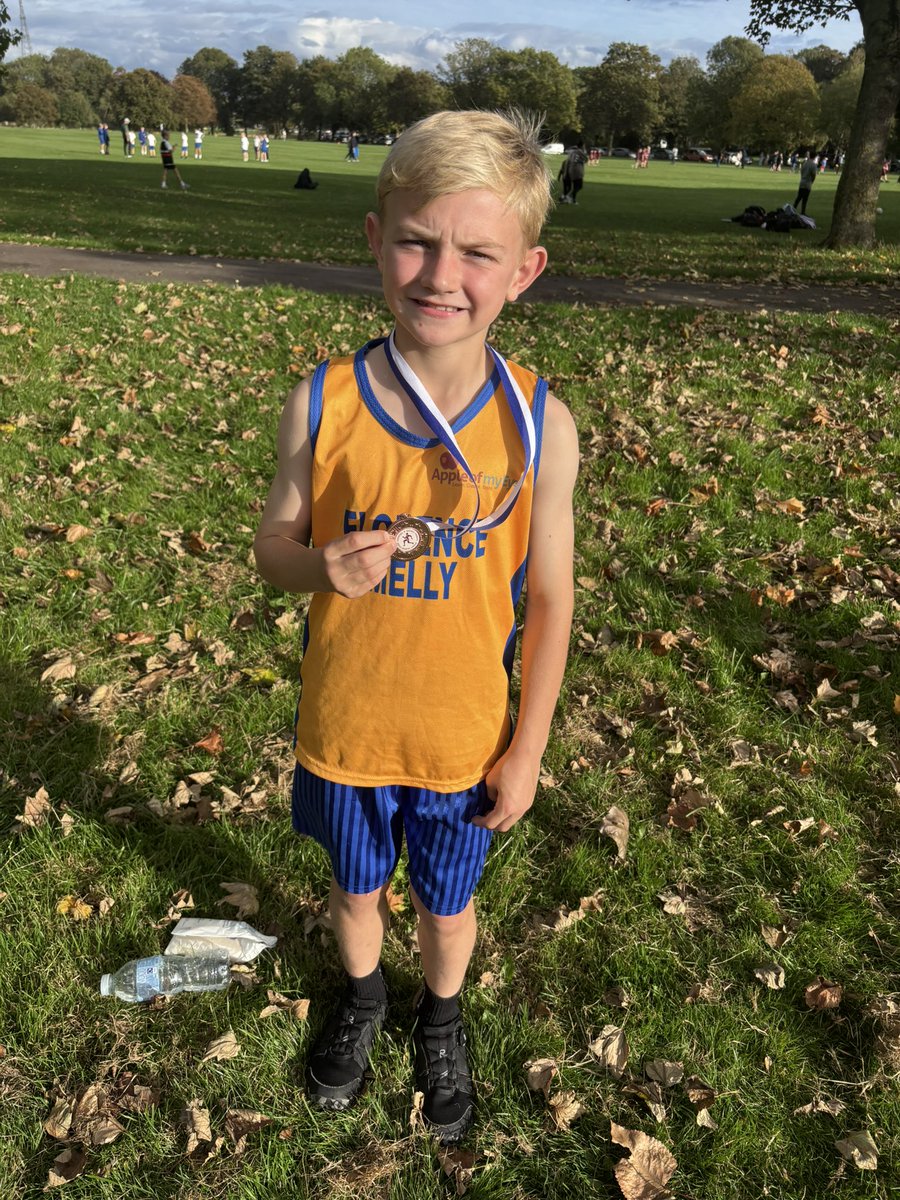 Flomellynews's tweet photo. Well done to one of our boys who got bronze today. You are following in your brother’s footsteps. We are so proud of you! @appleofmyeyepl #flomellyphysicaleducation #flomellyextracurricular https://t.co/NyTWEkuUvR