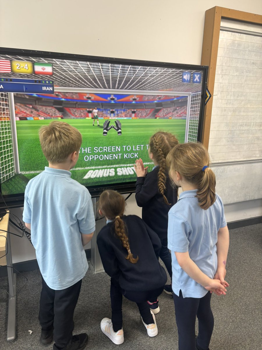 Mrs Maxwell tweet media