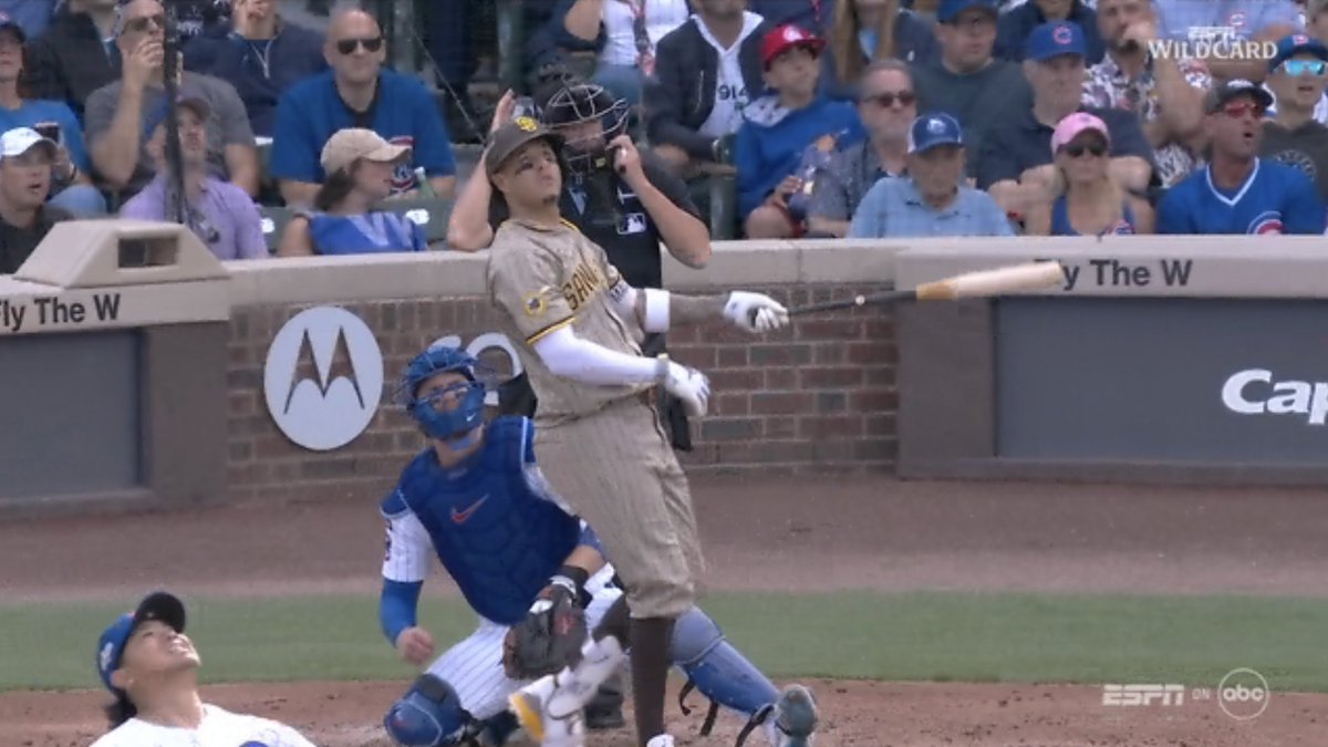 2-RUN HOMER FOR MACHADO!

The Padres lead 3-0 in Chicago 👀