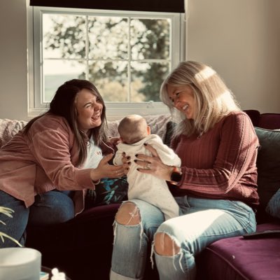 jessyyox's tweet photo. three generations of the galdem 🩷 https://t.co/Mhcf6XFxB0