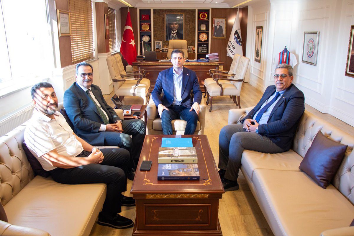Diyarbakır Doğa Koruma ve Milli Parklar Müdürü Erdal SEVEN, Çınar Kaymakamımız Sayın Zikrullah ERDOĞAN'a ziyarette bulundu. İlgi ve alakalarından dolaylı teşekkür ederiz.