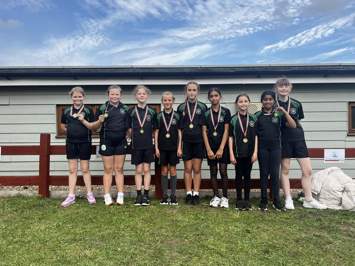 ManorParkSchSM1's tweet photo. The Girls Netball team took part in the Gladman Netball Tournament this afternoon! The children scored some amazing points and showed great teamwork. Well done everyone finishing in 4th place @LEOsports7 #MPPAphyiscaled https://t.co/Y6bDRxueM1