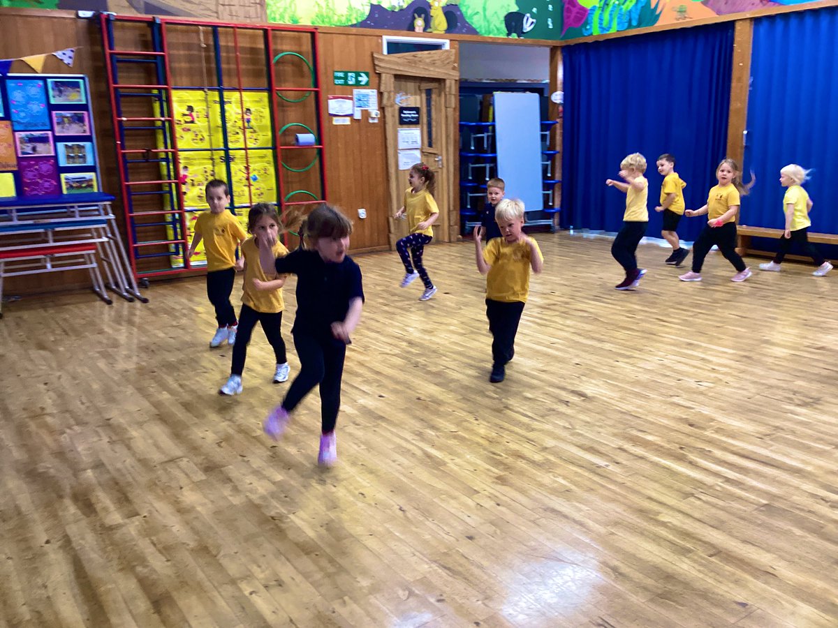 Dosbarth Mrs Carr tweet media