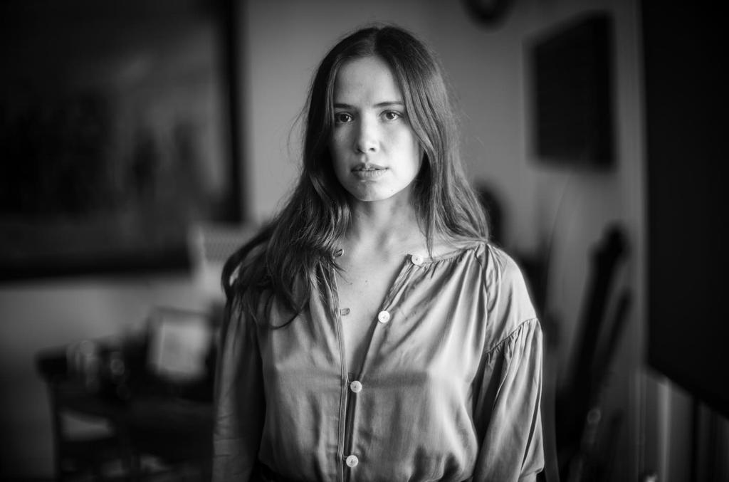 SnyderQueen_'s tweet photo. Costanza Andrade
The Last Photograph by Zack Snyder https://t.co/d3AoRKh2QI