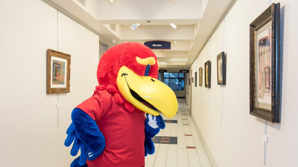 🎨 First Friday in Wichita is almost here ... Don't miss the opening of "Jon E. and Favorites" by Kansas artist Jonathan Eaton in our William J. Reals Gallery of Art. bit.ly/WJRcurrentexhi… #FirstFridayICT #RockChalkTogether