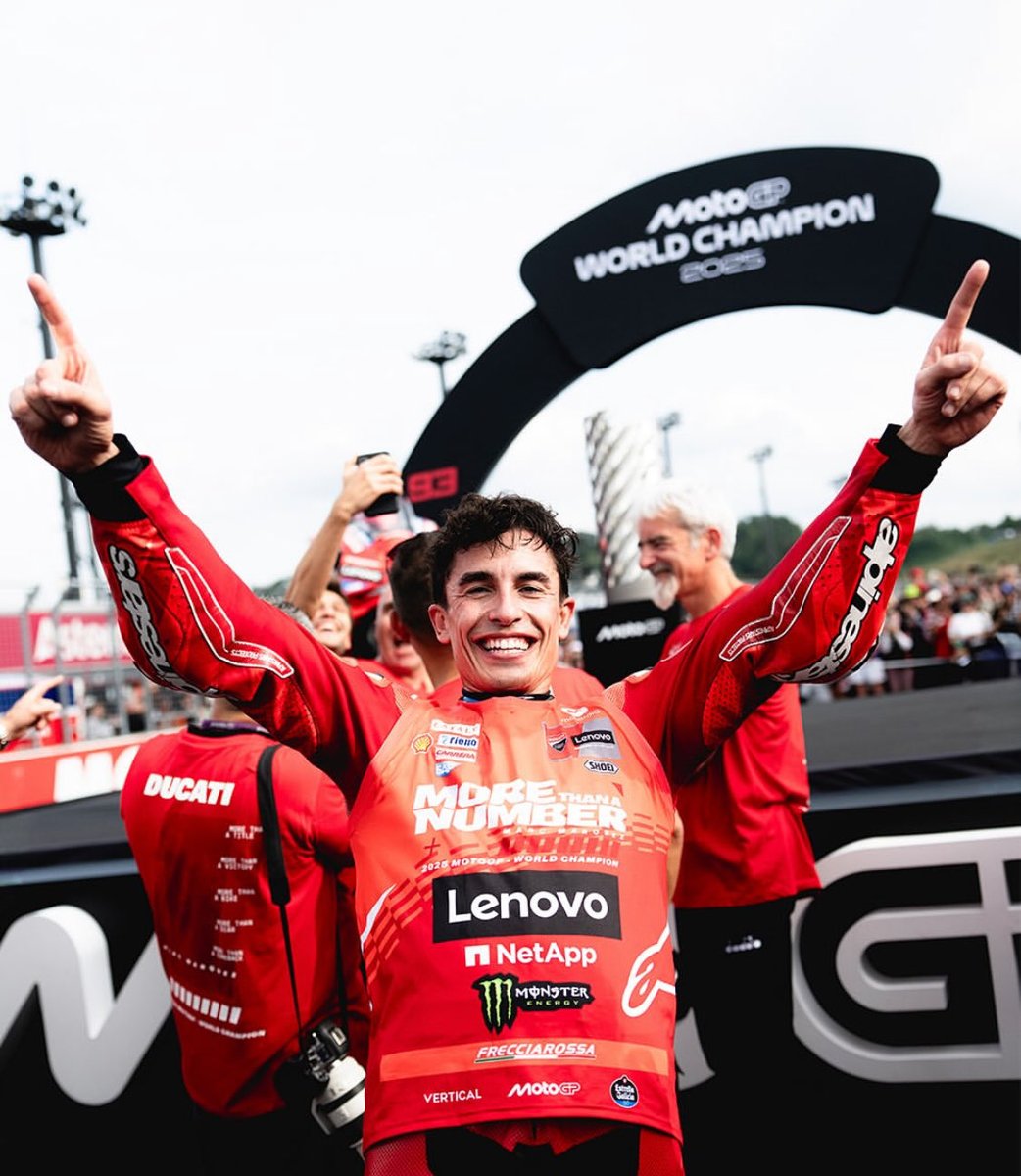 sunflowrdjh's tweet photo. marc márquez is 32, more talented, and just became a world champion https://t.co/SHZM81Pc8j