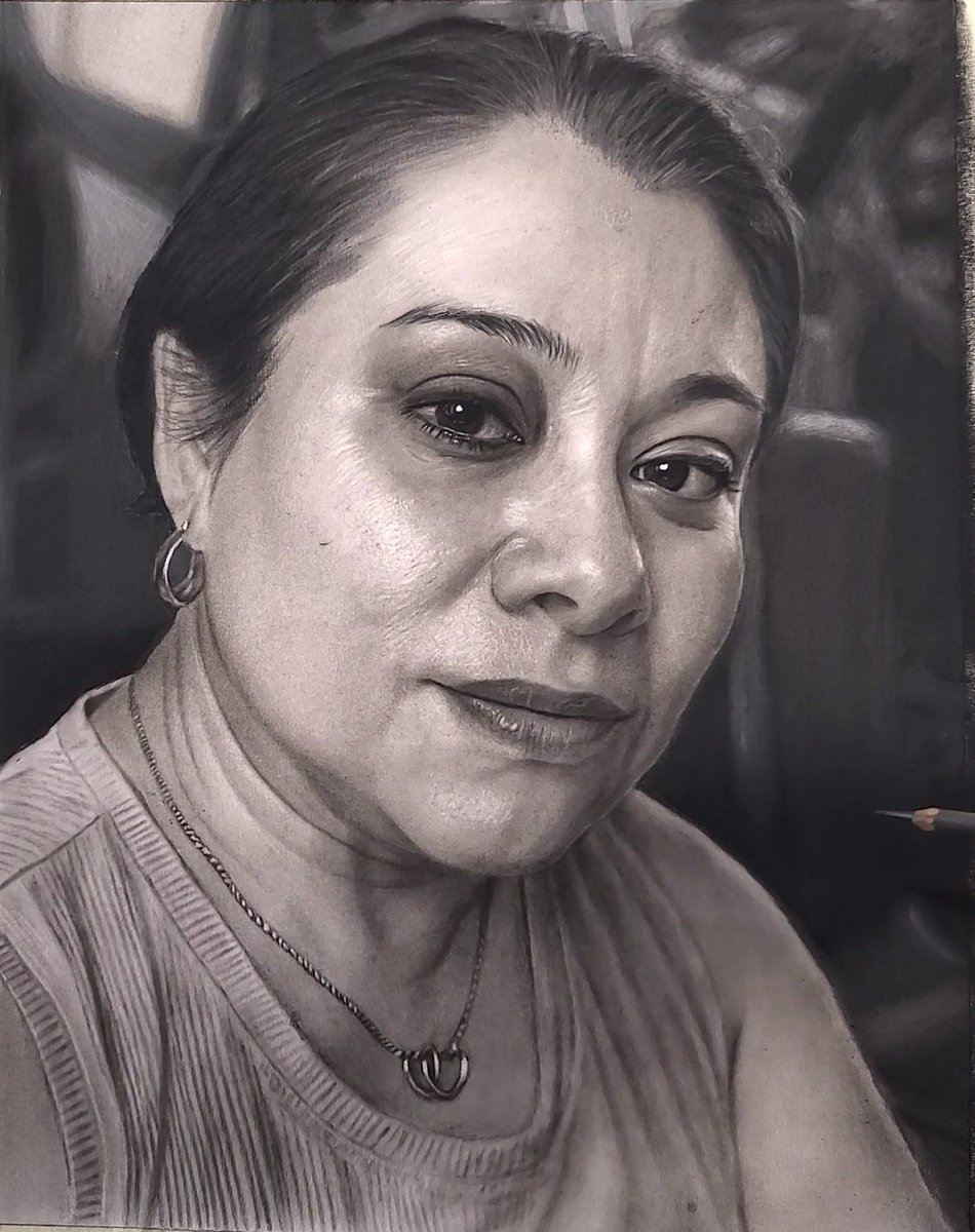 OAbugu96976's tweet image. This is now my favorite commissioned piece ever. I decided to share it with you all because I am not a stingy guy, lol . I want you all to behold this beautiful as well 

Finally done 
Charcoal on  300 gsm Strathmore vellum .

What&apos;s your thoughts?