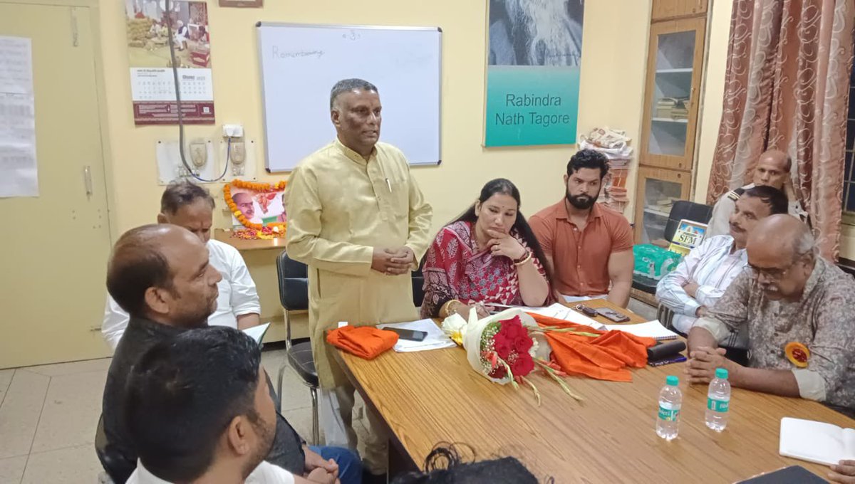 4625Rajeev's tweet photo. 📍 30/09/25 | भाजपा, शहीद भगत सिंह मंडल
आज मंडल में स्नातक एमएलसी चुनाव एवं आत्मनिर्भर भारत अभियान के अंतर्गत एक कार्यशाला का सफल आयोजन हुआ।
मुख्य अतिथि के रूप में मंडल प्रभारी प्रज्ञा पाठक जी, पूर्व मंडल अध्यक्ष कल्लू सिंह जी सहित मंडल के सभी पदाधिकारीगण की गरिमामयी उपस्थिति रही https://t.co/dzj9pneVS4