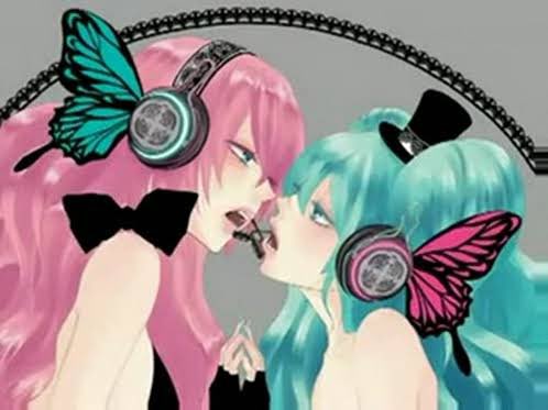 yhwekl's tweet photo. @Patch_fo 뽀뽀해야지 https://t.co/0QVuBTVouY