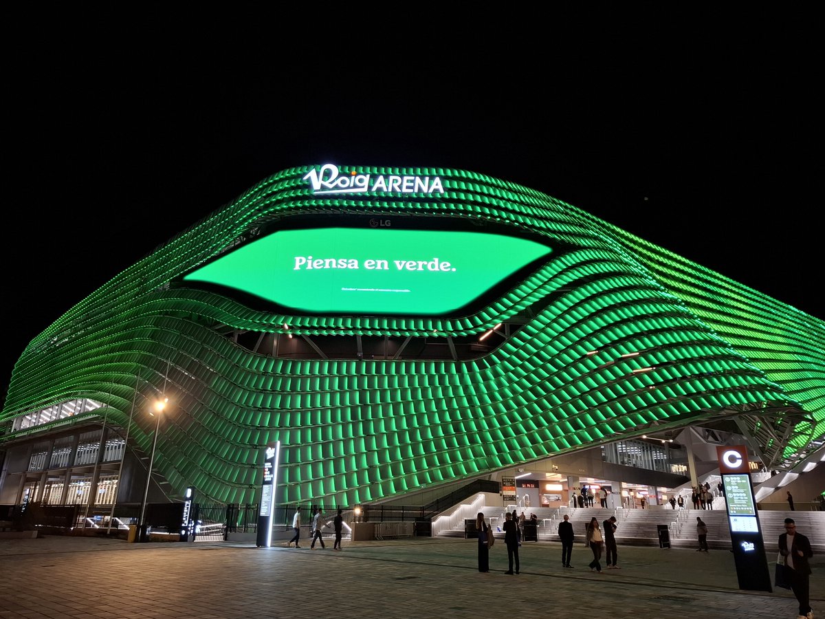 Ayer en el 15º Aniversario del diario <a href="/valenciaplaza/">Valencia Plaza</a>  en el <a href="/RoigArena/">Roig Arena</a> . Un diario con información de calidad, que apoya a todo el tejido productivo y emprendedor de la Comunitat Valenciana. #15aniversarioVP