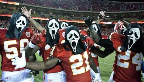 MahomeSZN's tweet photo. Happy first day of October #ChiefsKingdom 🎃 https://t.co/VGTI6qf0rK