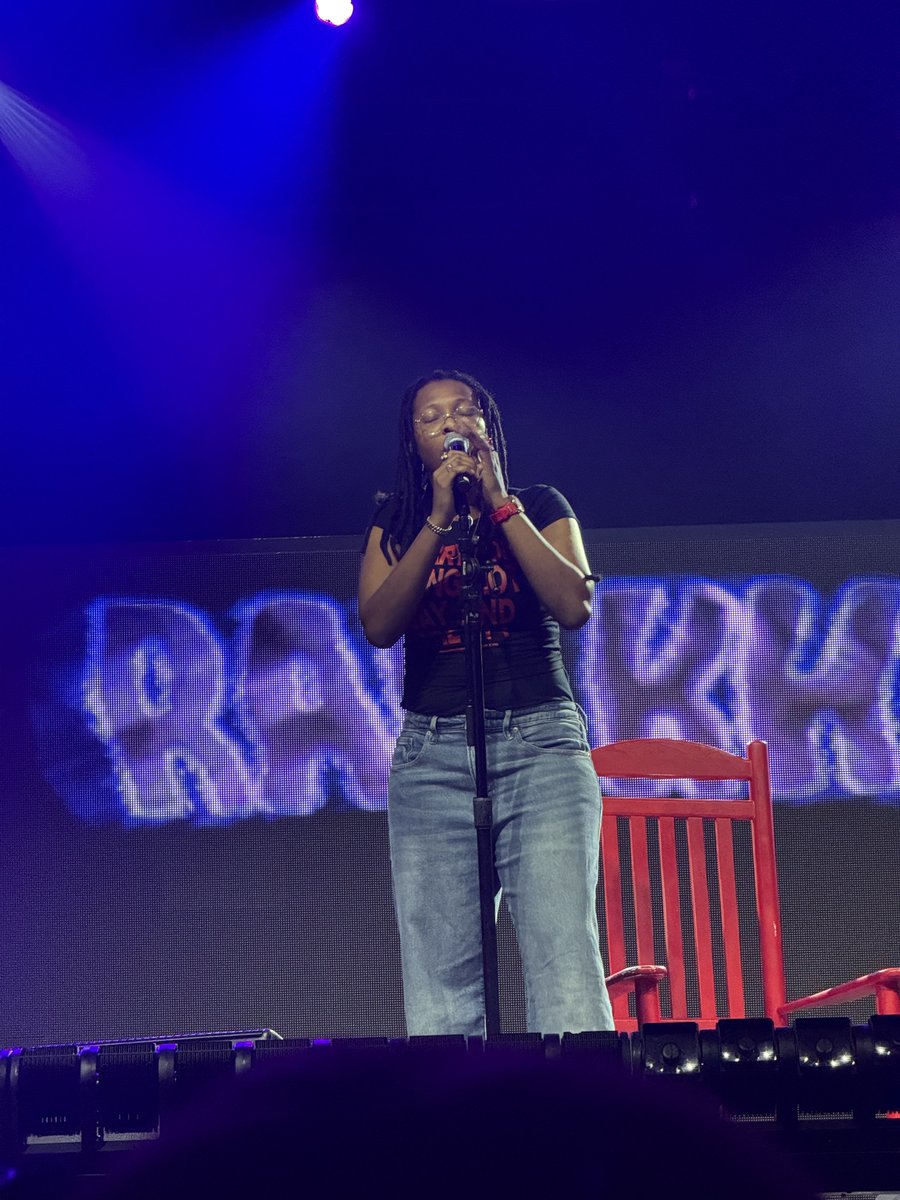 senseich333ks's tweet photo. Thank you so much @RaeKhalil for an INCREDIBLE show in Raleigh !! You have an amazing voice & loved the vibes !! ❤️ #RaeKhalil #AndersonPaak #Knxwledge #NxWorries (forgive my obnoxious singing & lack of knowing words 😭🤗) https://t.co/5EOj3PLkEf