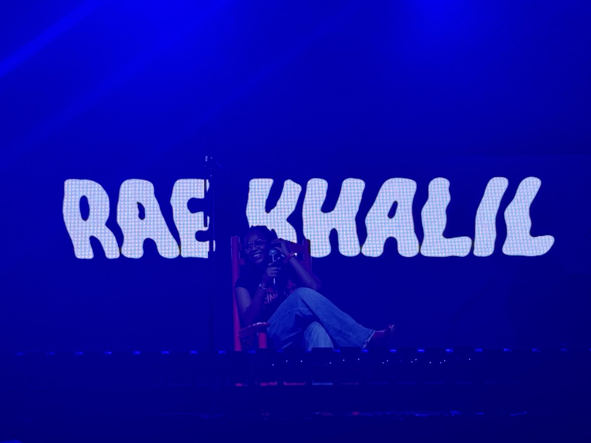 senseich333ks's tweet photo. Thank you so much @RaeKhalil for an INCREDIBLE show in Raleigh !! You have an amazing voice & loved the vibes !! ❤️ #RaeKhalil #AndersonPaak #Knxwledge #NxWorries (forgive my obnoxious singing & lack of knowing words 😭🤗) https://t.co/5EOj3PLkEf