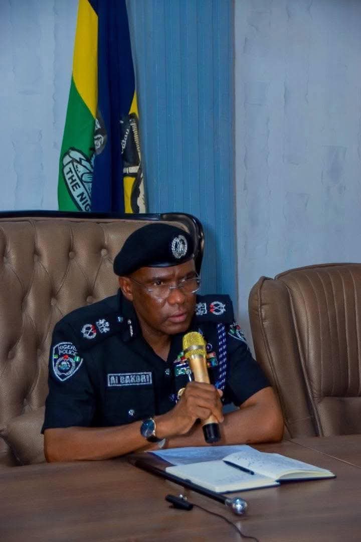 Minikothe3rd's tweet image. The Chief Security officer doesn’t want to work with CP Ibrahim Bakori henceforth, because he considers him compromised by the opposition. Fortunately, his actions – including that of today – give substance to His Excellency’s statement.

Repost if you agree he should go.