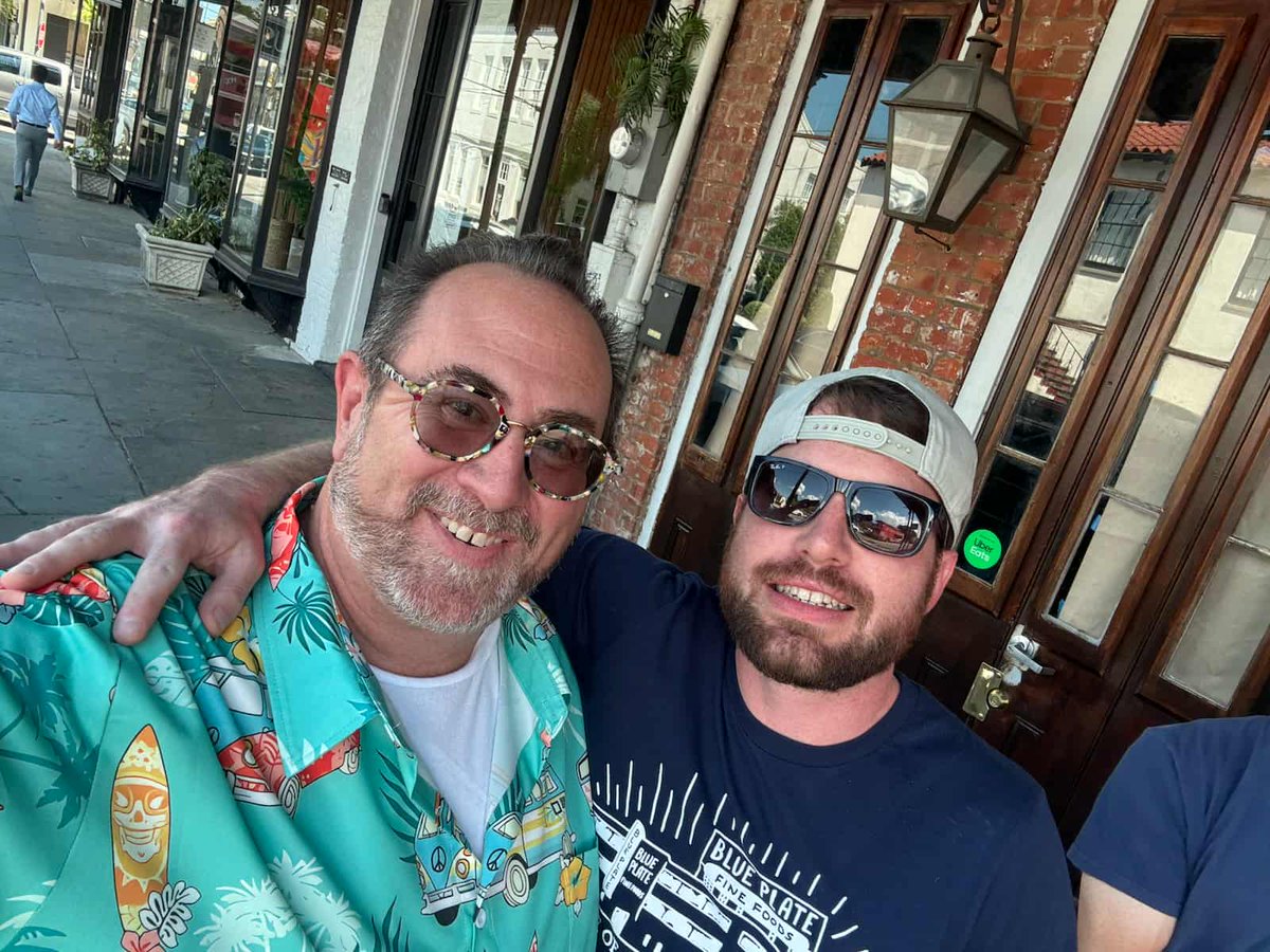 🍻 Only in New Orleans… you head out for a little day drinking and run smack into a local legend—shoutout to Devin of #HoldTheMayo for keeping the vibes as real as the city itself.
Day drinking + NOLA legends = chef’s kiss. 🥂✨

#NOLALegends #NODayDrinkingClub #NODDC
