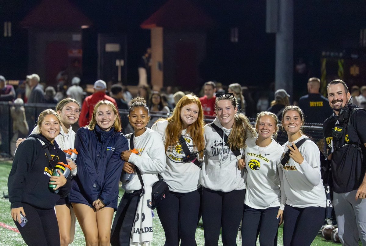 BeavsSportsMed's tweet image. Week 6 Complete ✅ 
These ladies are the best!!! 
Best Student Aide group in NEO