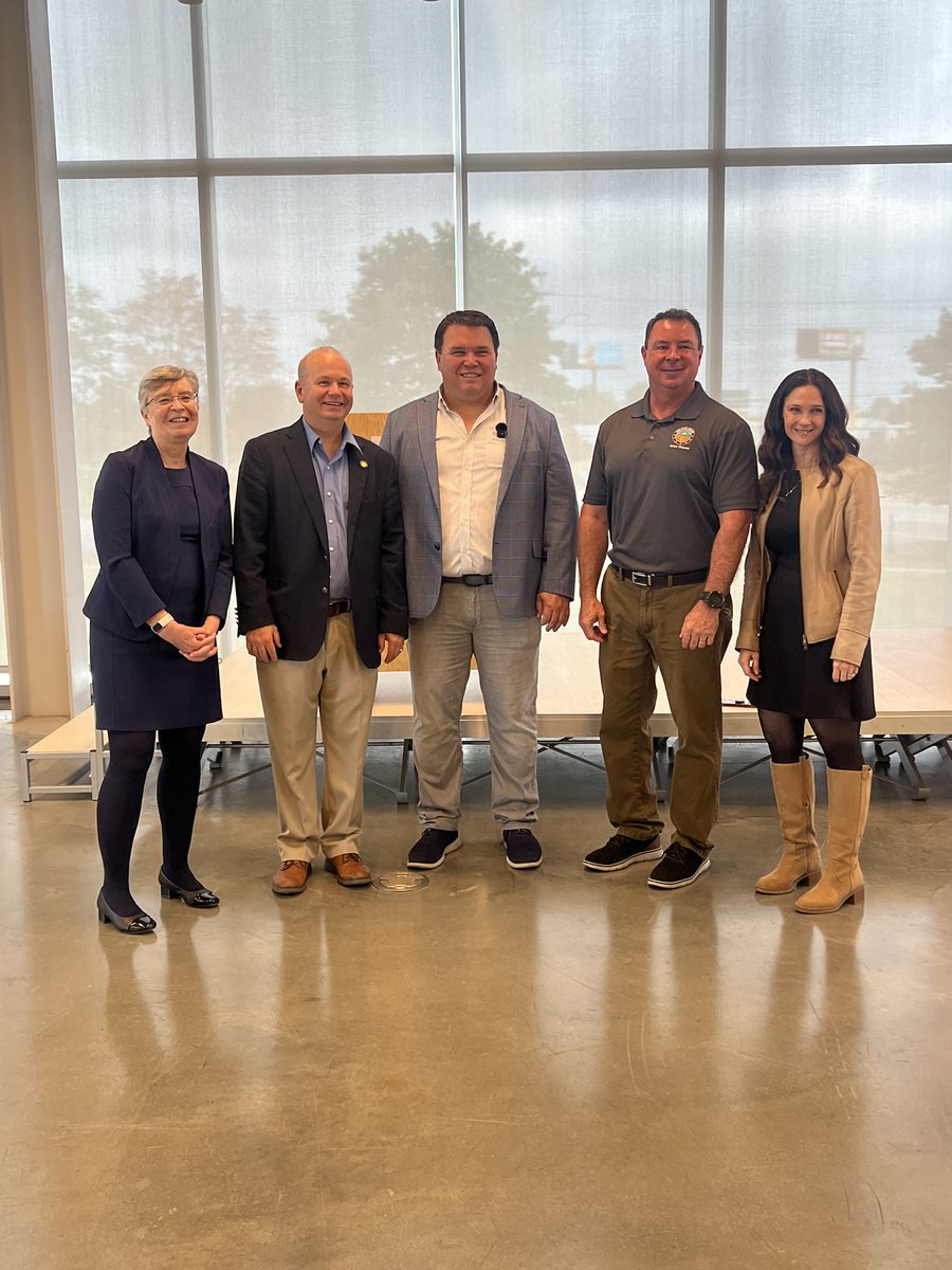 SenBrianChavez's tweet photo. Last week, I had the opportunity to attend the grand opening of Koloma Labs’ new research facility at The Ohio State University’s Energy Advancement and Innovation Center with State Senator @andrewbrenner. https://t.co/8V5fcVvjV3