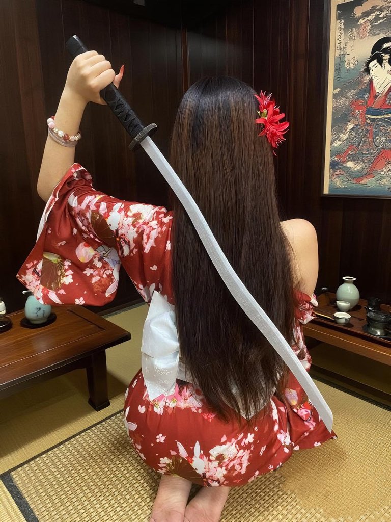 fei_m7's tweet photo. 我更喜欢拍背影 因为根本不用p^_^ https://t.co/3iqaqSO9Y1