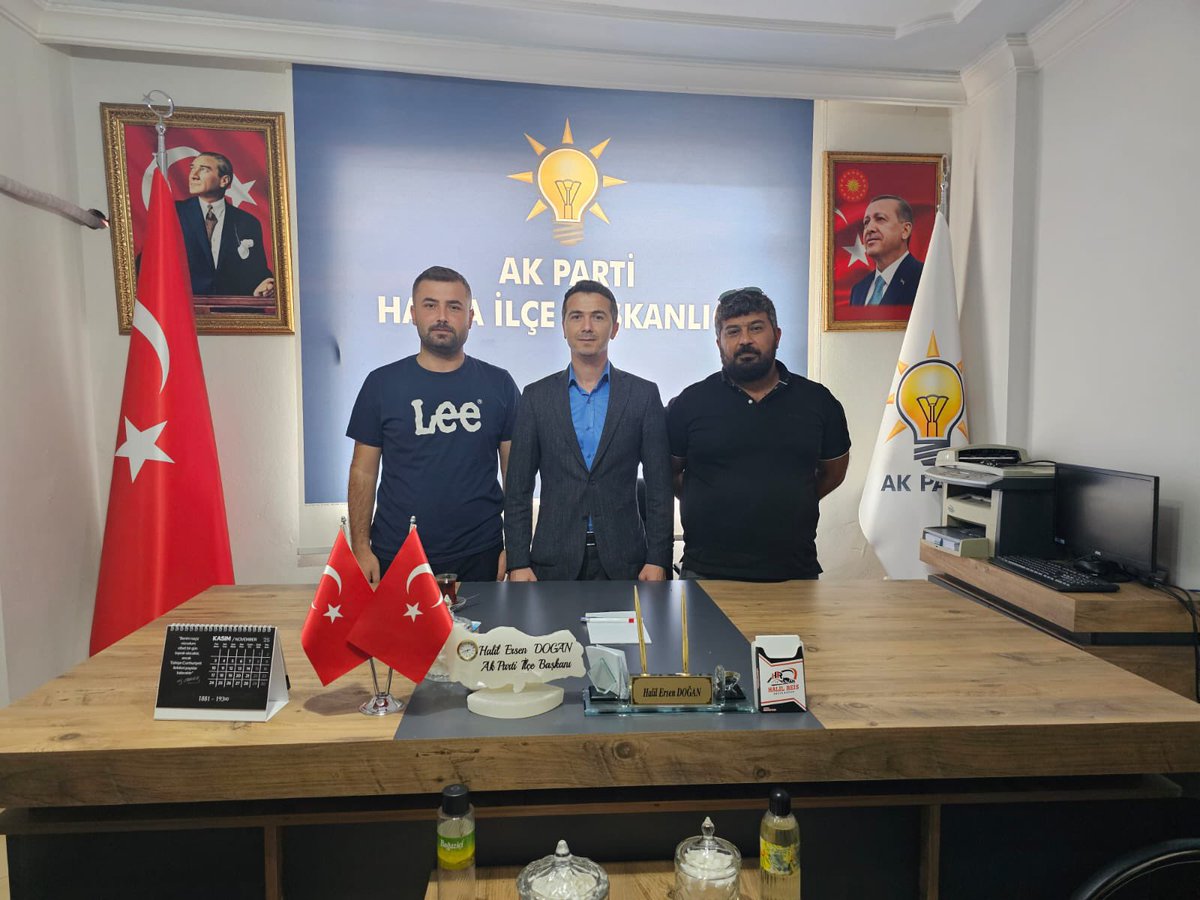 akpartihssa's tweet photo. 📍AK Parti Hassa İlçe Başkanlığı’mızda kıymetli hemşehrilerimizi misafir ettik.

Vatandaşlarımızın taleplerini dinleyerek notumuzu aldık, çözümü için gerekli adımları attık.

Hemşehrilerimizle sık sık istişare ederek Hassa’mıza aşk ve heyecan ile hizmet etmeyi sürdüreceğiz.

Milletimizin samimiyetini hissetmek, onların desteği ve duasını almak bizim için en büyük motivasyon.

#Teşkilat 

  HALİL ERSEN DOĞAN
  AK PARTİ HASSA İLÇE BAŞKANI